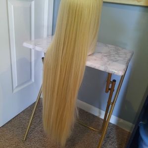 Long Platinum Blonde Wig